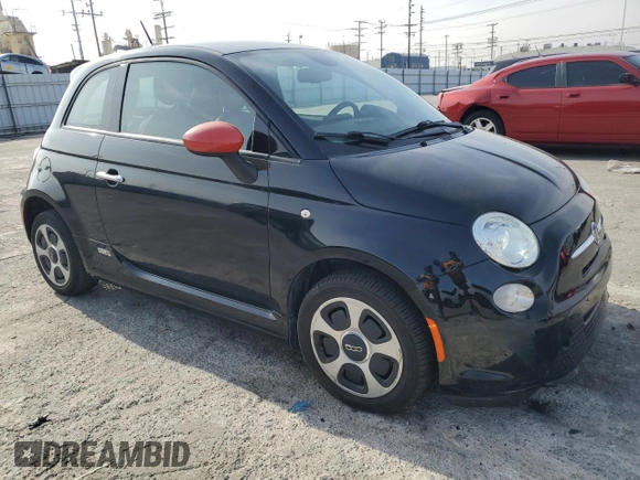 2013 FIAT 500e с VIN 3C3CFFGE9DT740322, выставлен на аукционе Copart как лот 42872445 с пробегом 45 613 миль миль и Списание • Salvage title. История ставок и продаж доступна на DreamBid. Изображение 4.