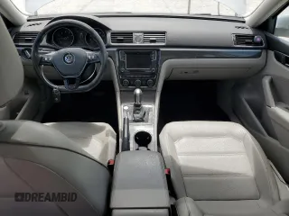 2017 Volkswagen Passat SE z VIN 1VWBT7A35HC026330, wystawiony jako Copart lot #57322535 z przebiegiem 91 602 mil mil oraz Szkoda całkowita • Salvage title. Historia ofert i sprzedaży dostępna na DreamBid. Obrazek 8.