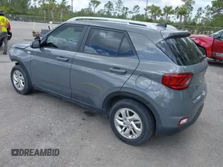 2020 Hyundai Venue SEL with VIN KMHRC8A36LU035740, listed as a IAAI auction lot 42147822 with 31,237 mi miles and . Bid and sale history available at DreamBid. Image 3.