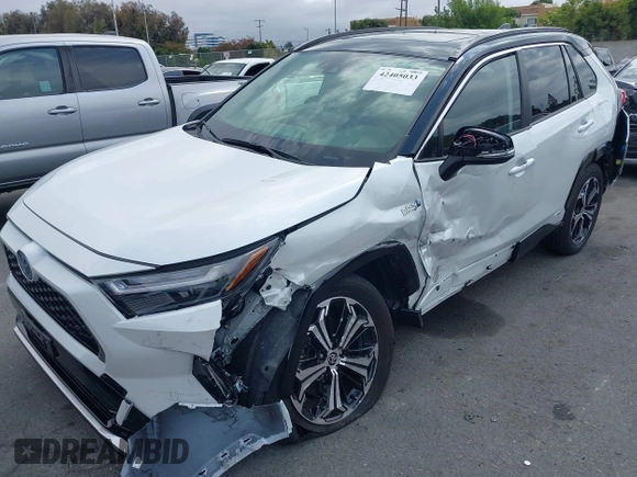 2024 Toyota RAV4 XSE with VIN JTMEB3FV6RD186007, listed as a IAAI auction lot 42405033 with 3,170 mi miles and . Bid and sale history available at DreamBid. Image 6.