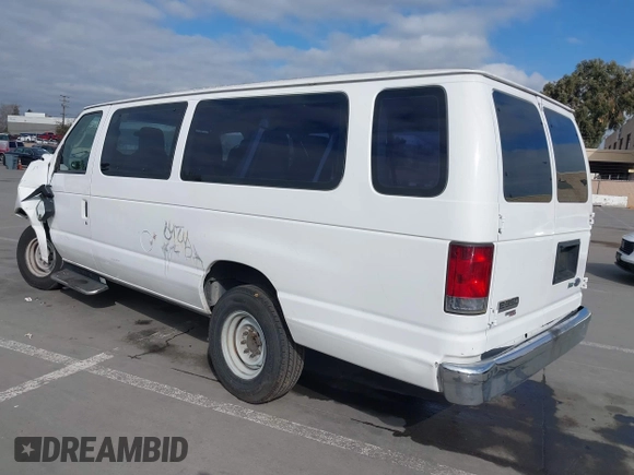 2013 Ford Econoline Passenger XL z VIN 1FBSS3BL4DDA83236, wystawiony jako IAAI lot #41477441 z przebiegiem 164 210 mil mil oraz . Historia ofert i sprzedaży dostępna na DreamBid. Obrazek 3.