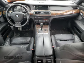 2013 BMW 7 Series 750Li z VIN WBAYE8C56DD133044, wystawiony jako Copart lot #49092615 z przebiegiem 169 699 mil mil oraz Szkoda całkowita • Salvage title. Historia ofert i sprzedaży dostępna na DreamBid. Obrazek 8.