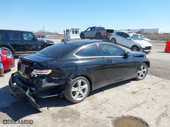 2013 Mercedes-Benz C-Class C 250 with VIN WDDGJ4HB6DG104780, listed as a IAAI auction lot 41761180 with 89,249 mi miles. Bid and sale history available at carsss.com. Image 4.