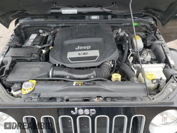 2018 Jeep Wrangler Sahara z VIN 1C4AJWBG0JL903053, wystawiony jako Copart lot #55486835 z przebiegiem 136 516 mil mil oraz Czysty tytuł • Clean title. Historia ofert i sprzedaży dostępna na DreamBid. Obrazek 12.