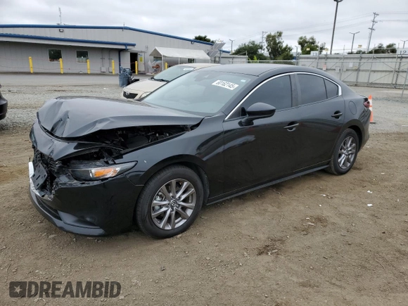 2021 Mazda 3 S z VIN JM1BPAAL8M1323750, wystawiony jako Copart lot #60162145 z przebiegiem 53 235 mil mil oraz Szkoda całkowita • Salvage title. Historia ofert i sprzedaży dostępna na DreamBid. Obrazek 1.