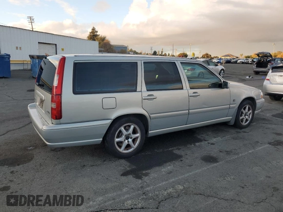 2000 Volvo V70 with VIN YV1LW61JXY2644752, listed as a Copart auction lot 80972004 with 115,495 mi miles and Clean Title. Bid and sale history available at carsss.com. Image 3.