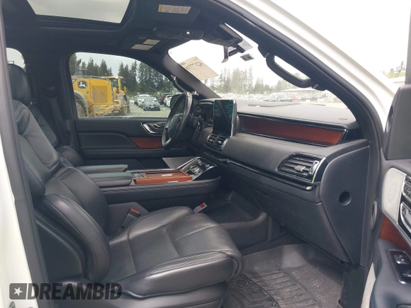 2020 Lincoln Navigator Reserve z VIN 5LMJJ3LT3LEL05128, wystawiony jako IAAI lot #42177716 z przebiegiem 54 175 mil mil oraz . Historia ofert i sprzedaży dostępna na DreamBid. Obrazek 5.