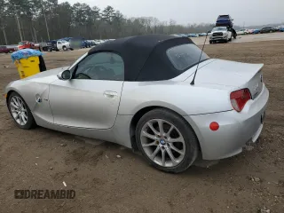 2006 BMW Z4 3.0i with VIN 4USBU33556LW67833, listed as a Copart auction lot 44933315 with 142,444 mi miles and Clean title. Bid and sale history available at DreamBid. Image 2.