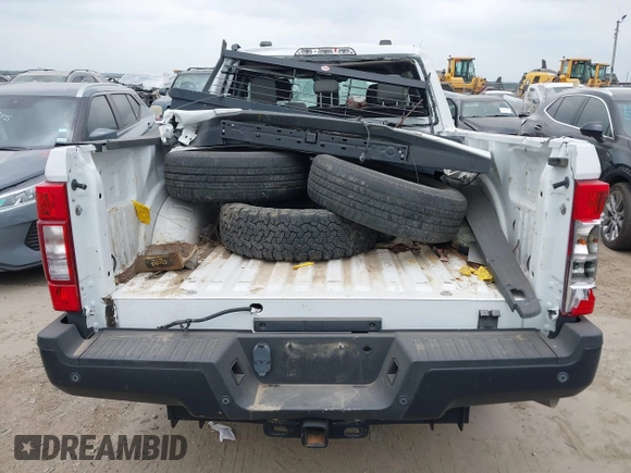2020 Ford F-250 XL z VIN 1FT7X2A61LED41570, wystawiony jako IAAI lot #42230713 z przebiegiem 67 362 mil mil oraz . Historia ofert i sprzedaży dostępna na DreamBid. Obrazek 17.