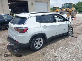 2024 Jeep Compass Latitude with VIN 3C4NJDBN1RT132767, listed as a IAAI auction lot 42497634 with Not provided miles and . Bid and sale history available at DreamBid. Image 4.