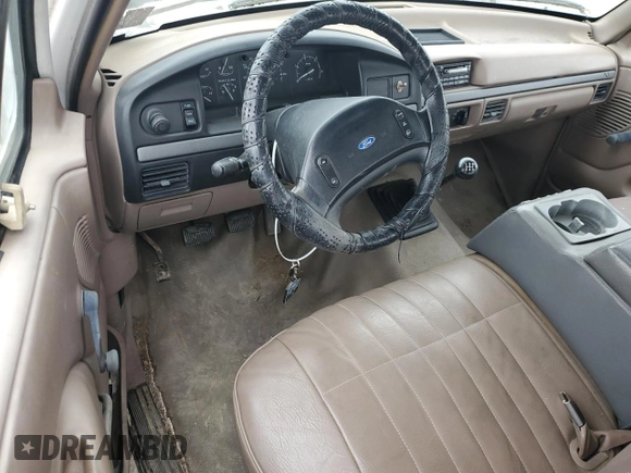 1994 Ford F-250 with VIN 1FTHX25M1RKA94137, listed as a Copart auction lot 47474555 with 163,446 mi miles and Clean Title. Bid and sale history available at DreamBid. Image 8.