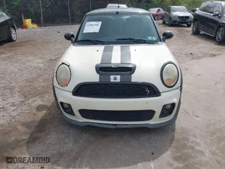 2008 MINI Cooper Hardtop S with VIN WMWMF73578TV33406, listed as a IAAI auction lot 42081596 with 120,183 mi miles. Bid and sale history available at carsss.com. Image 6.