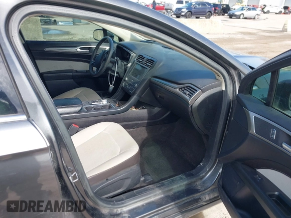 2020 Ford Fusion SE with VIN 3FA6P0HD7LR169021, listed as a IAAI auction lot 41575796 with 77,824 mi miles. Bid and sale history available at carsss.com. Image 5.