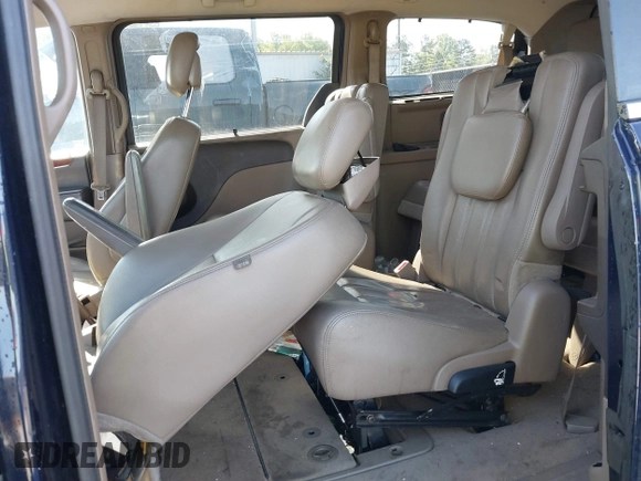 2013 Chrysler Town & Country Touring-L with VIN 2C4RC1CG7DR661162, listed as a IAAI auction lot 42026629 with 180,064 mi miles. Bid and sale history available at carsss.com. Image 8.