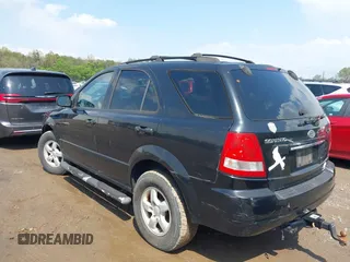 2006 Kia Sorento LX with VIN KNDJD733965650982, listed as a IAAI auction lot 42005208 with 189,991 mi miles and . Bid and sale history available at DreamBid. Image 3.