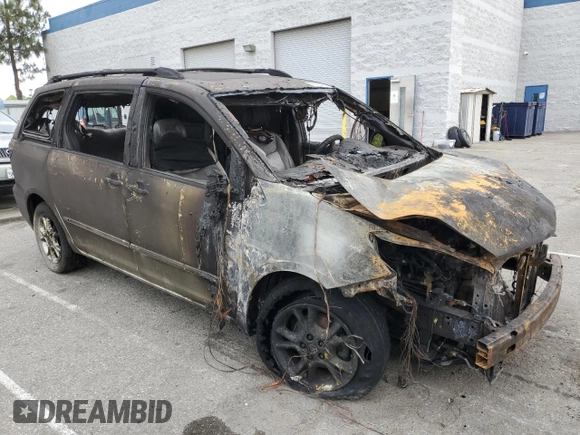2005 Toyota Sienna XLE with VIN 5TDBA22C05S048417, listed as a Copart auction lot 58529365 with Not provided miles and Salvage title. Bid and sale history available at DreamBid. Image 4.