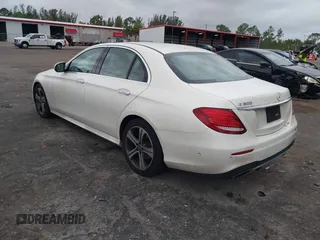 2018 Mercedes-Benz E-Class E 300 with VIN WDDZF4JB2JA350535, listed as a IAAI auction lot 41615741 with 148,004 mi miles. Bid and sale history available at carsss.com. Image 3.