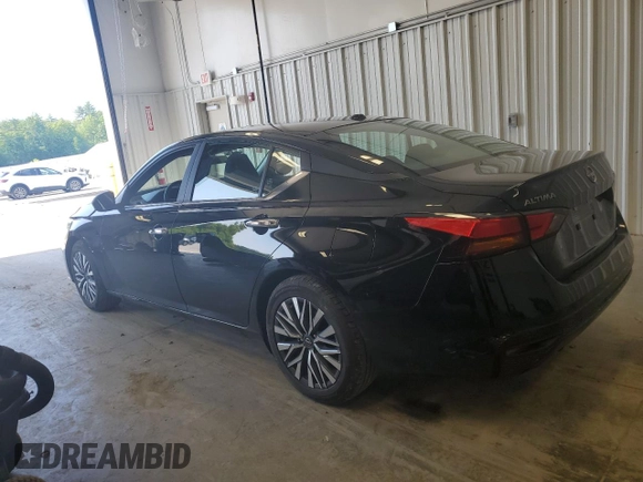2025 Nissan Altima SV z VIN 1N4BL4DV6SN381202, wystawiony jako Copart lot #59273895 z przebiegiem 3 383 mil mil oraz Czysty tytuł • Clean title. Historia ofert i sprzedaży dostępna na DreamBid. Obrazek 2.