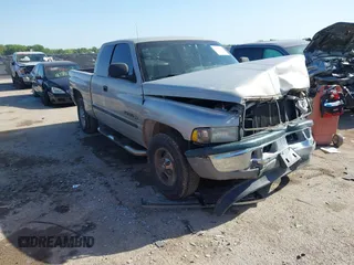 2000 Dodge 1500 with VIN 3B7HC13Y0YM223231, listed as a IAAI auction lot 42001081 with 150,878 mi miles. Bid and sale history available at carsss.com. Image 1.