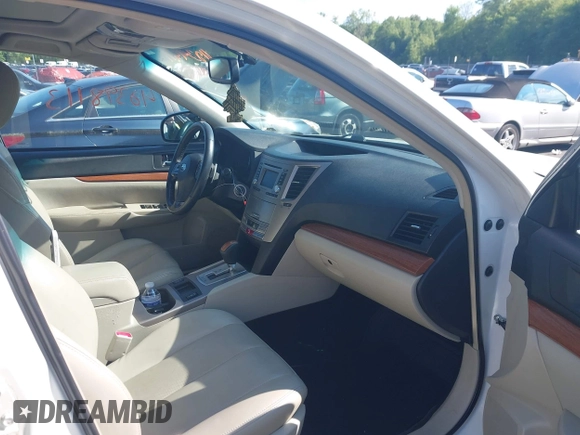 2013 Subaru Outback Limited с VIN 4S4BRBKC2D3234898, выставлен на аукционе IAAI как лот 42398113 с пробегом 204 946 миль миль и . История ставок и продаж доступна на DreamBid. Изображение 5.
