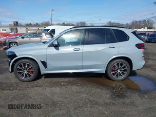 2025 BMW X5 xDrive40i with VIN 5UX23EU05S9W51046, listed as a IAAI auction lot 41732241 with 2,900 mi miles. Bid and sale history available at carsss.com. Image 14.