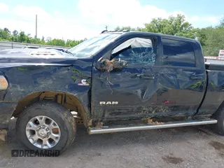 2023 Ram 2500 Laramie с VIN 3C6UR5FL2PG567670, выставлен на аукционе IAAI как лот 42231743 с пробегом 108 957 миль миль и . История ставок и продаж доступна на DreamBid. Изображение 6.