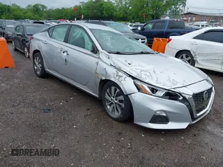 2020 Nissan Altima S with VIN 1N4BL4BV2LN301799, listed as a IAAI auction lot 42126910 with 174,185 mi miles and . Bid and sale history available at carsss.com. Image 1.