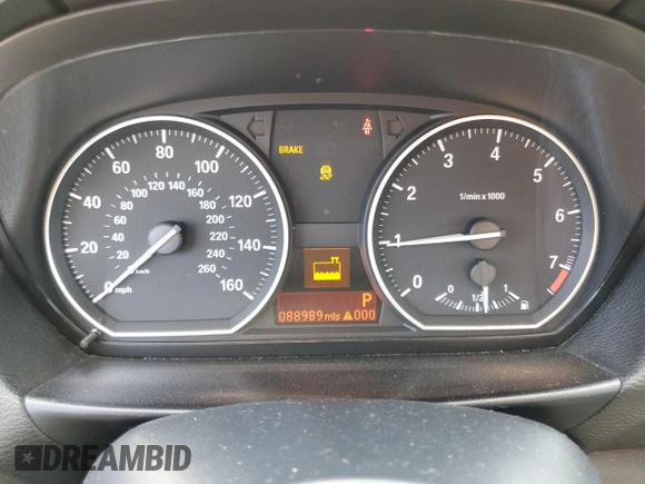 2013 BMW 1 Series 128i z VIN WBAUP7C5XDVP25110, wystawiony jako Copart lot #58033485 z przebiegiem 88 989 mil mil oraz Szkoda całkowita • Salvage title. Historia ofert i sprzedaży dostępna na DreamBid. Obrazek 9.