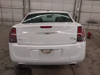 2014 Chrysler 300 with VIN 2C3CCAGG9EH365877, listed as a IAAI auction lot 41500564 with 89,384 mi miles. Bid and sale history available at carsss.com. Image 17.