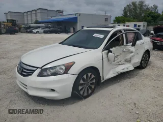 2011 Honda Accord EX-L z VIN 1HGCP3F86BA027595, wystawiony jako Copart lot #56457015 z przebiegiem 167 410 mil mil oraz Szkoda całkowita • Salvage title. Historia ofert i sprzedaży dostępna na DreamBid. Obrazek 1.