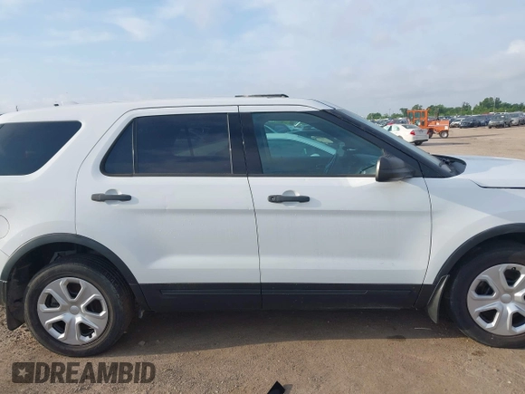 2016 Ford Utility Police Interceptor with VIN 1FM5K8AR5GGA86768, listed as a IAAI auction lot 42140734 with 115,820 mi miles. Bid and sale history available at carsss.com. Image 14.