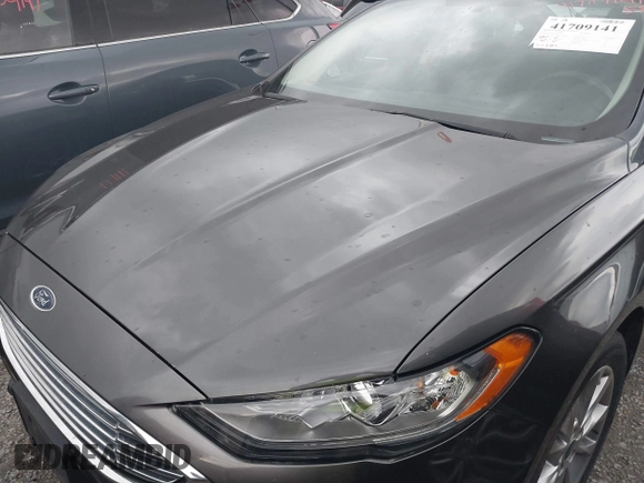 2017 Ford Fusion SE with VIN 3FA6P0HDXHR252448, listed as a IAAI auction lot 41709141 with 111,501 mi miles. Bid and sale history available at carsss.com. Image 19.