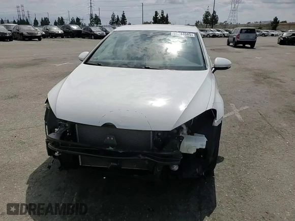 2019 Volkswagen Golf SEL Premium z VIN WVWPR7AU6KW913862, wystawiony jako Copart lot #54744685 z przebiegiem 21 610 mil mil oraz Szkoda całkowita • Salvage title. Historia ofert i sprzedaży dostępna na DreamBid. Obrazek 14.