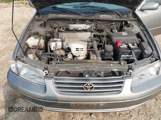 1998 Toyota Camry LE z VIN 4T1BG22K8WU330576, wystawiony jako IAAI lot #42417387 z przebiegiem 99 861 mil mil oraz . Historia ofert i sprzedaży dostępna na DreamBid. Obrazek 10.
