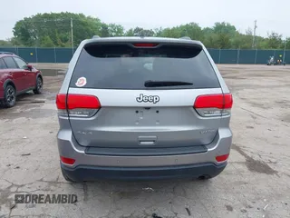 2018 Jeep Grand Cherokee Laredo z VIN 1C4RJFAG0JC129021, wystawiony jako IAAI lot #42413165 z przebiegiem 103 743 mil mil oraz . Historia ofert i sprzedaży dostępna na DreamBid. Obrazek 15.