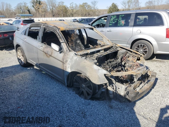 2013 Chrysler 200 LX with VIN 1C3CCBABXDN660432, listed as a Copart auction lot 50513285 with Not Provided miles and Salvage Title. Bid and sale history available at DreamBid. Image 4.