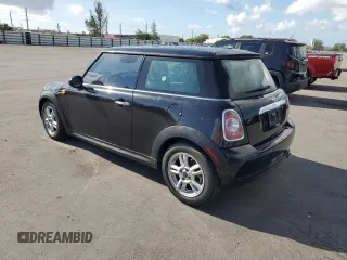 2011 MINI Hardtop with VIN WMWSU3C5XBT094683, listed as a Copart auction lot 61800205 with 51,732 mi miles and Clean title. Bid and sale history available at DreamBid. Image 2.