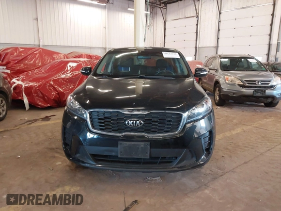 2019 Kia Sorento LX with VIN 5XYPGDA32KG511068, listed as a IAAI auction lot 41682042 with 111,148 mi miles. Bid and sale history available at carsss.com. Image 11.