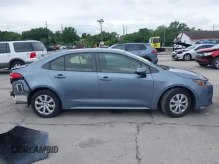 2022 Toyota Corolla LE with VIN JTDEPMAE0N3002968, listed as a IAAI auction lot 41964613 with 33,152 mi miles. Bid and sale history available at carsss.com. Image 14.