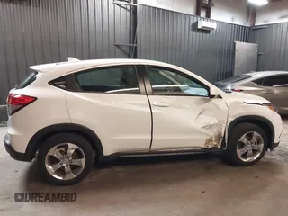 2021 Honda HR-V LX with VIN 3CZRU6H3XMM748281, listed as a IAAI auction lot 41903174 with 28,320 mi miles. Bid and sale history available at carsss.com. Image 14.
