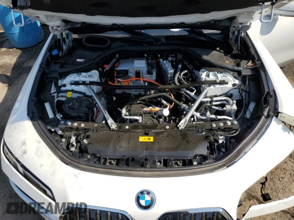 2023 BMW i7 xDrive60 z VIN WBY53EJ03PCM80194, wystawiony jako Copart lot #44192494 z przebiegiem Nie podano mil oraz . Historia ofert i sprzedaży dostępna na DreamBid. Obrazek 11.