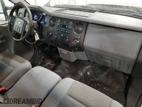 2012 Ford F-250 XL с VIN 1FTBF2B68CEB67282, выставлен на аукционе Copart как лот 47128575 с пробегом 155 667 миль миль и Списание • Salvage title. История ставок и продаж доступна на DreamBid. Изображение 8.