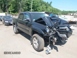 2015 Toyota Tacoma with VIN 5TFLU4EN3FX119061, listed as a IAAI auction lot 42545697 with 121,432 mi miles and . Bid and sale history available at DreamBid. Image 1.