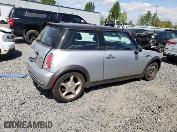 2006 MINI Hardtop with VIN WMWRC33546TK70683, listed as a Copart auction lot 54929365 with 109,484 mi miles and Salvage title. Bid and sale history available at DreamBid. Image 3.