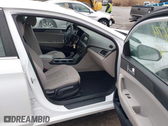 2016 Hyundai Sonata SE with VIN 5NPE24AF2GH351953, listed as a IAAI auction lot 41658674 with 126,126 mi miles and . Bid and sale history available at carsss.com. Image 5.