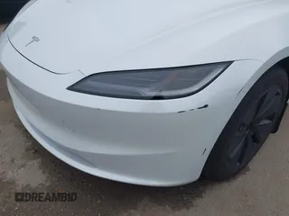 2025 Tesla Model 3 Long Range с VIN 5YJ3E1EB5SF893625, выставлен на аукционе IAAI как лот 42476724 с пробегом 4 445 миль миль и . История ставок и продаж доступна на DreamBid. Изображение 6.