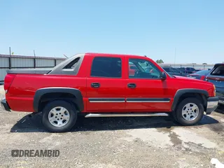 2005 Chevrolet Avalanche LT with VIN 3GNEC12Z35G179854, listed as a IAAI auction lot 42443728 with 263,042 mi miles and . Bid and sale history available at DreamBid. Image 13.