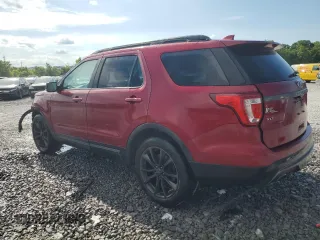 2017 Ford Explorer XLT z VIN 1FM5K7D88HGA84107, wystawiony jako Copart lot #57852825 z przebiegiem 106 997 mil mil oraz Szkoda całkowita • Salvage title. Historia ofert i sprzedaży dostępna na DreamBid. Obrazek 2.