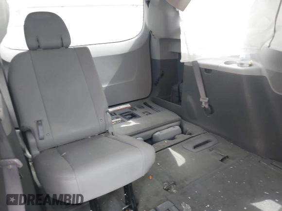 2015 Toyota Sienna XLE with VIN 5TDYK3DC2FS686969, listed as a IAAI auction lot 42559541 with 103,190 mi miles and . Bid and sale history available at DreamBid. Image 17.