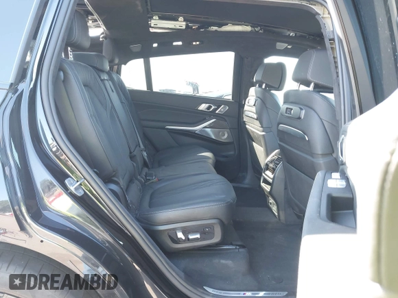 2024 BMW X7 M60i with VIN 5UX33EM09R9U06877, listed as a IAAI auction lot 41919988 with 25,015 mi miles. Bid and sale history available at carsss.com. Image 8.